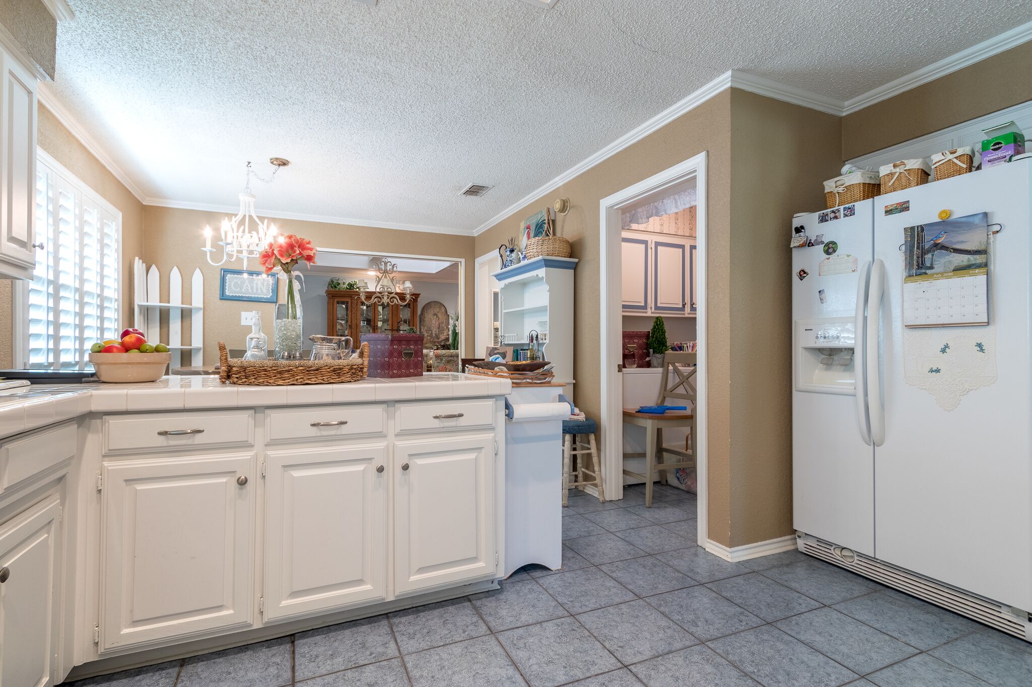 signature_custom_home_interior_painting_kitchen_cabinet2_before_mckinney_tx